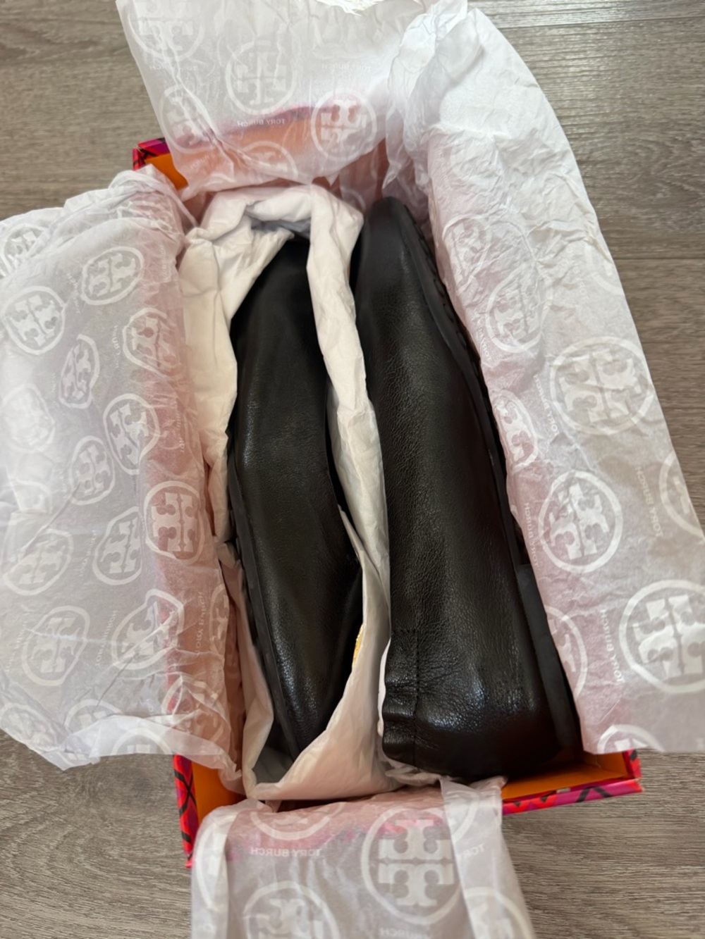 Tory Burch Black Leather Ballet Flats with Gold Logo - Picture 3 of 6